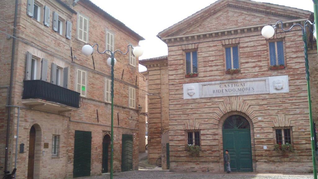 Apartment Largo Del Teatro Porto San Giorgio Oda fotoğraf